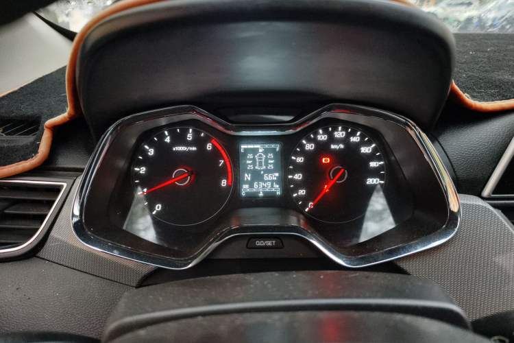 Used Baojun 310W 2018 1.5L Automatic Luxury Version China V Instrument Cluster