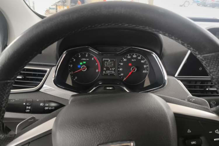 Used Baojun 310W 2018 1.5L Automatic Luxury Version China V Instrument Cluster
