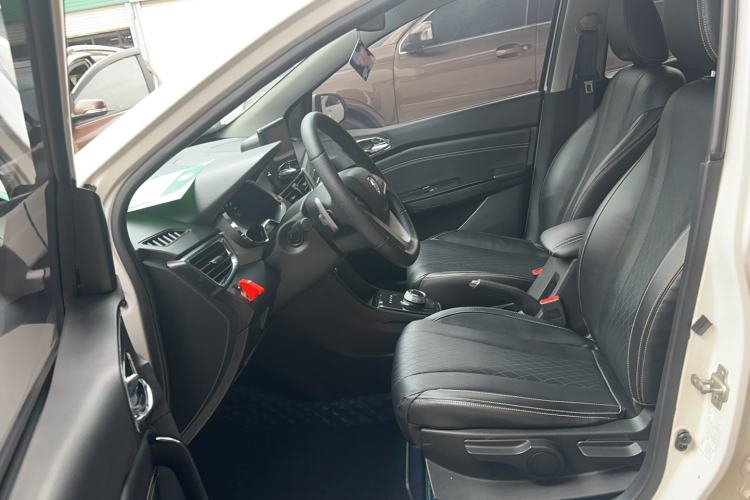 Used Baojun 310W 2018 1.5L Automatic Luxury Version China V Interior 1