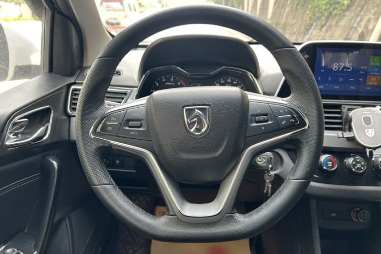 Used Baojun 310W 2018 1.5L Automatic Luxury Version China V Interior 1