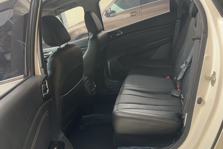 Used Baojun 310W 2018 1.5L Automatic Luxury Version China V Interior 2