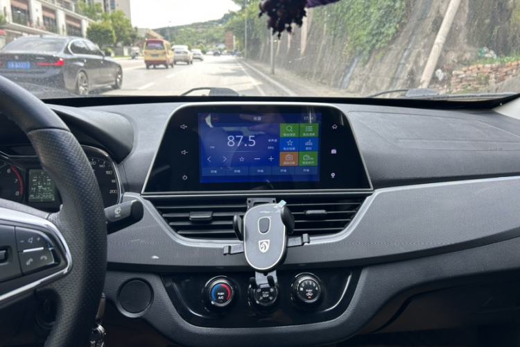Used Baojun 310W 2018 1.5L Automatic Luxury Version China V Interior 2