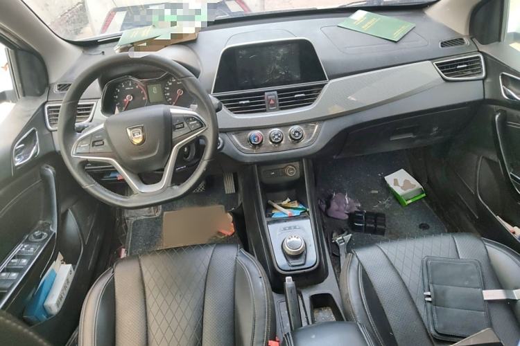 Used Baojun 310W 2018 1.5L Automatic Luxury Version China V Interior 2