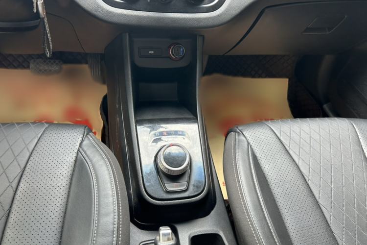 Used Baojun 310W 2018 1.5L Automatic Luxury Version China V Interior 3