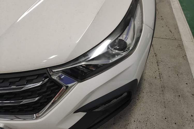 Used Baojun 310W 2018 1.5L Automatic Fashion Edition China VI Left Front Headlight