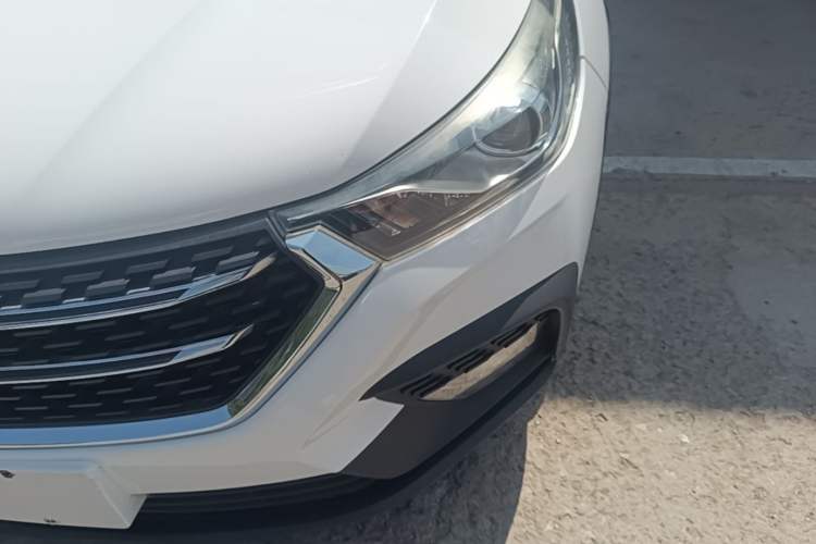 Used Baojun 310W 2018 1.5L Automatic Fashion Edition China VI Left Front Headlight