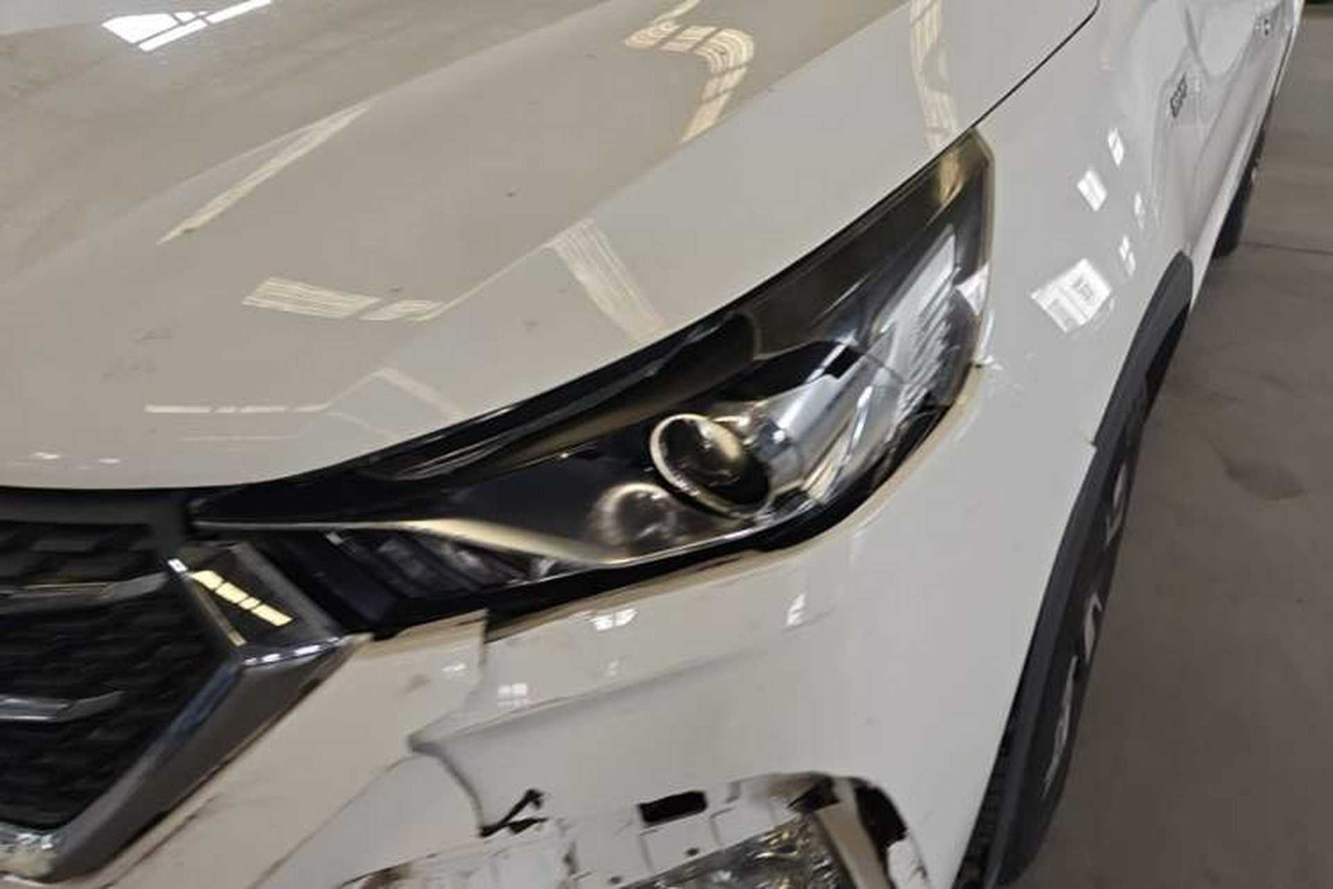 Used Baojun 310W 2018 1.5L Automatic Luxury Version China V Left Front Headlight