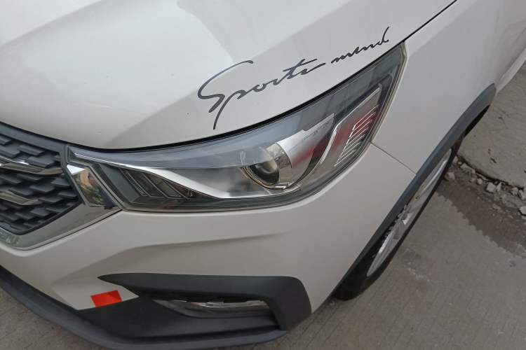Used Baojun 310W 2018 1.5L Automatic Fashion Version China V Emission Standard Left Front Headlight
