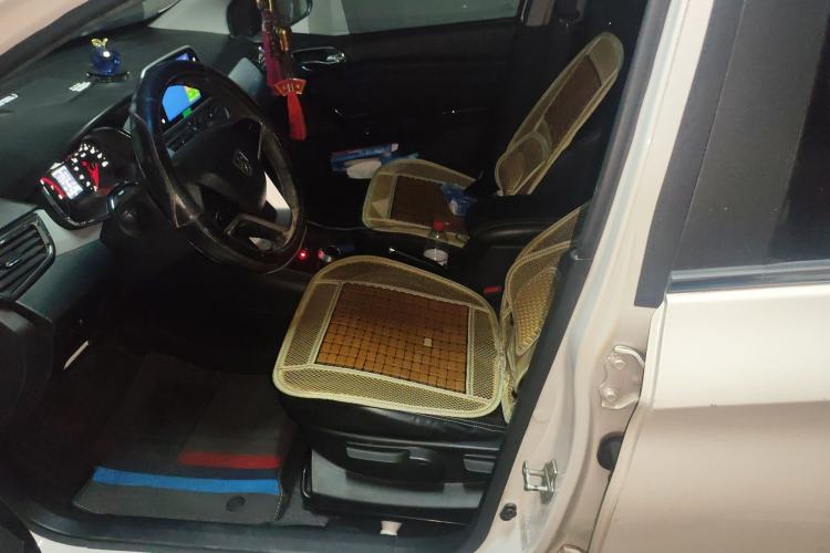 Used Baojun 310W 2018 1.5L Automatic Luxury Version China VI Emission Standard Left Front Seat