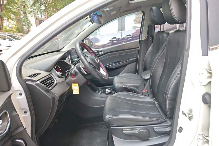 Used Baojun 310W 2018 1.5L Automatic Luxury Version China V Left Front Seat