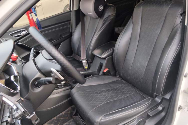 Used Baojun 310W 2018 1.5L Automatic Luxury Version China V Left Front Seat