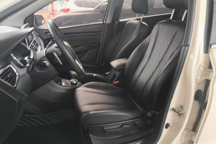 Used Baojun 310W 2018 1.5L Automatic Luxury Version China V Left Front Seat