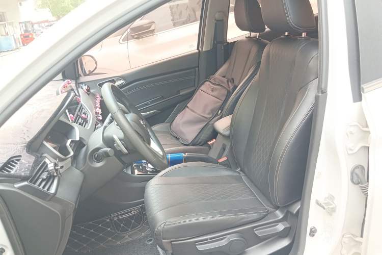 Used Baojun 310W 2018 1.5L Automatic Fashion Version China V Emission Standard Left Front Seat