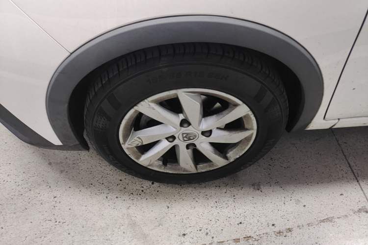 Used Baojun 310W 2018 1.5L Automatic Fashion Edition China VI Left Front Wheel Hub