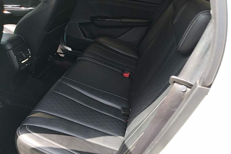 Used Baojun 310W 2018 1.5L Automatic Luxury Version China V Left Rear Seat