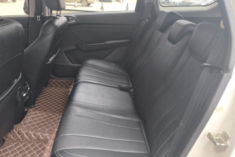 Used Baojun 310W 2018 1.5L Automatic Fashion Version China V Emission Standard Left Rear Seat