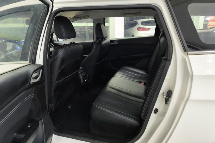 Used Baojun 310W 2018 1.5L Automatic Fashion Version China V Emission Standard Left Rear Seat