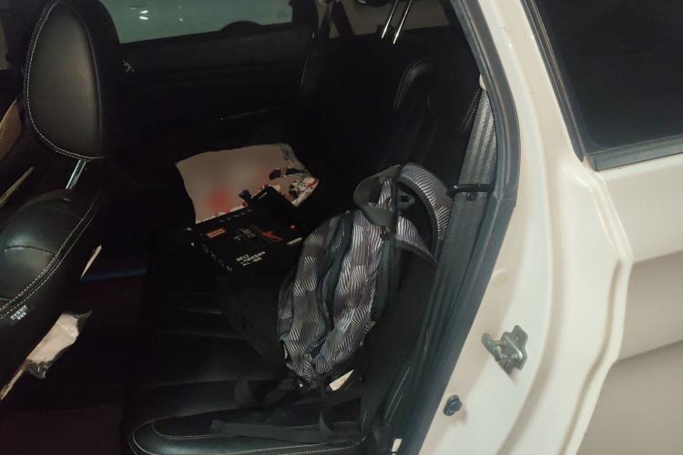 Used Baojun 310W 2018 1.5L Automatic Luxury Version China VI Emission Standard Left Rear Seat