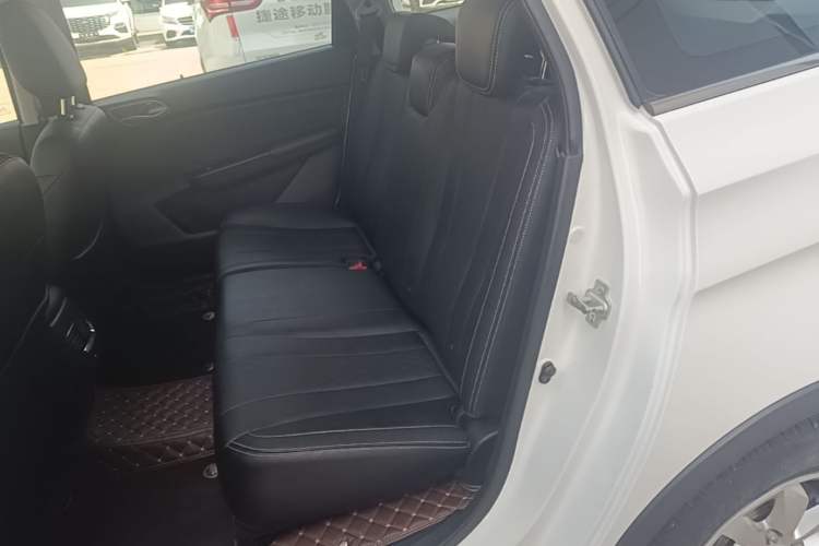 Used Baojun 310W 2018 1.5L Automatic Fashion Edition China VI Left Rear Seat