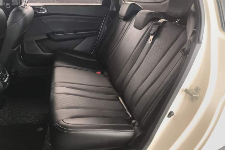 Used Baojun 310W 2018 1.5L Automatic Luxury Version China V Left Rear Seat