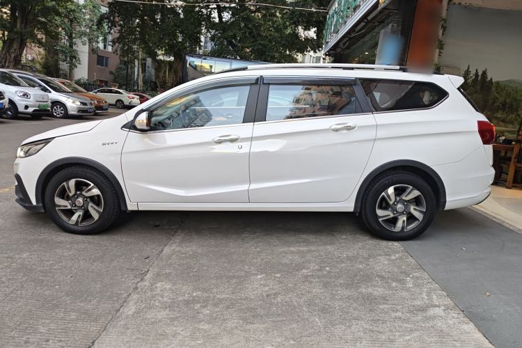 Used Baojun 310W 2018 1.5L Automatic Luxury Version China V Left Side