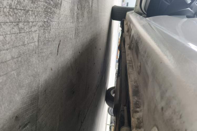 Used Baojun 310W 2018 1.5L Automatic Fashion Version China V Emission Standard Left Side Sill