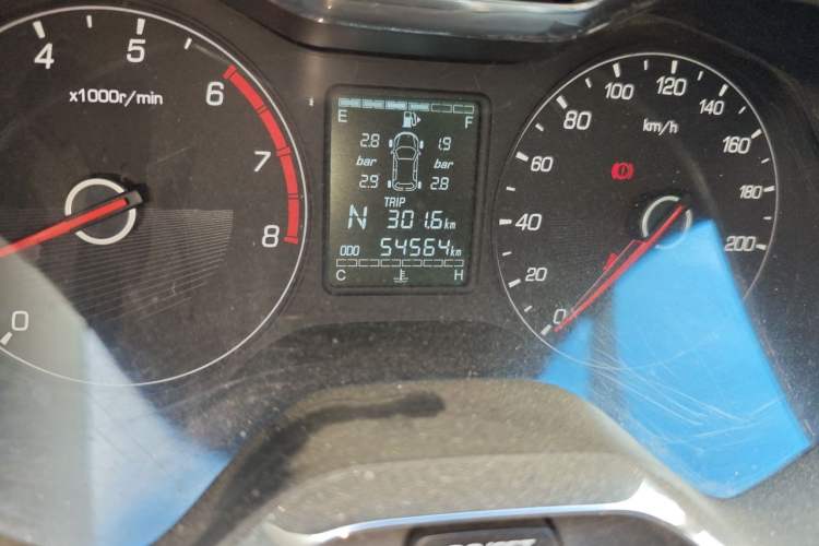 Used Baojun 310W 2018 1.5L Automatic Luxury Version China V Odometer Close Up