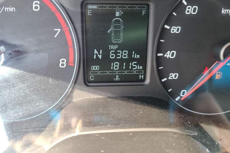 Used Baojun 310W 2018 1.5L Automatic Fashion Version China V Emission Standard Odometer Close Up