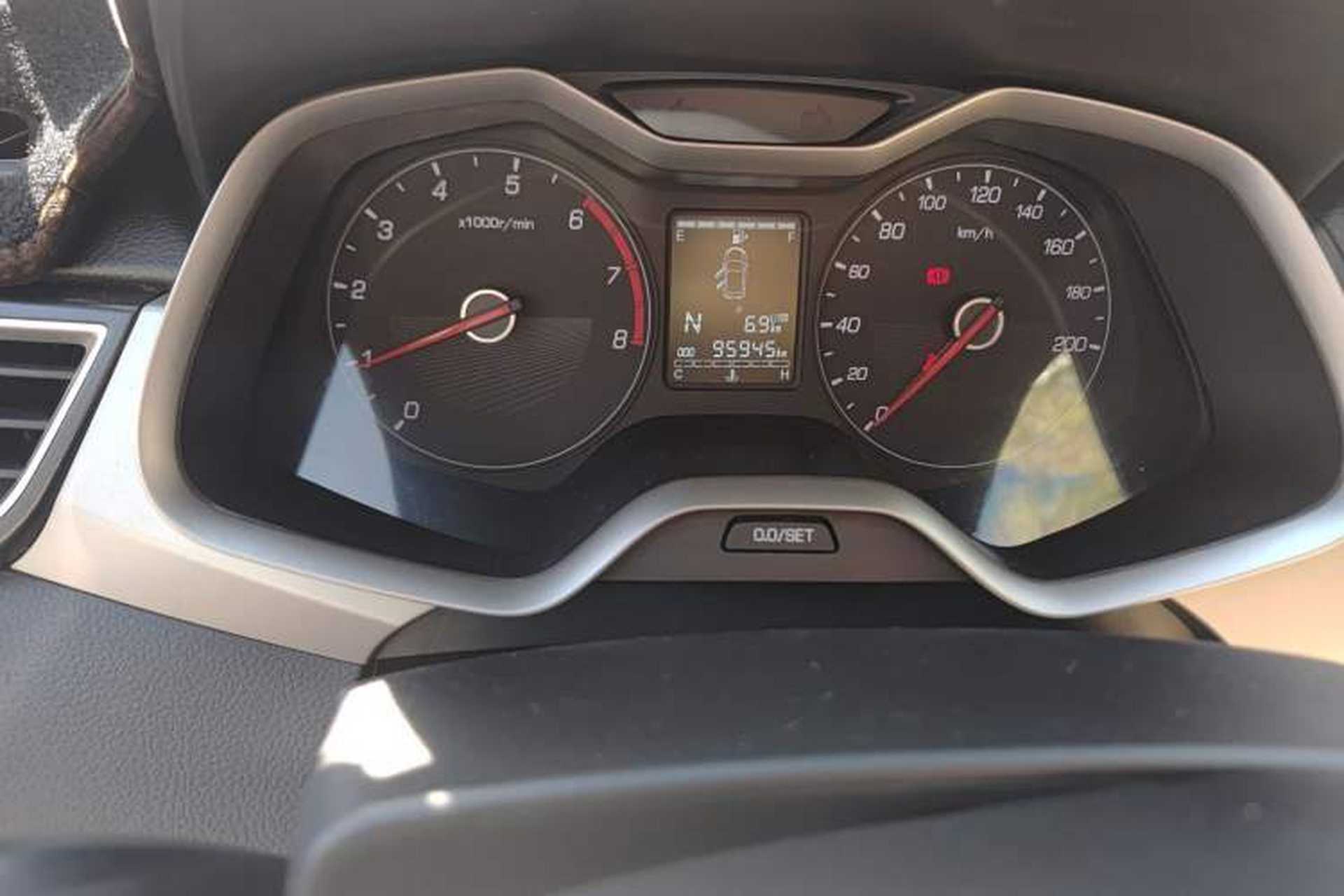 Used Baojun 310W 2018 1.5L Automatic Fashion Edition China VI Odometer Close Up