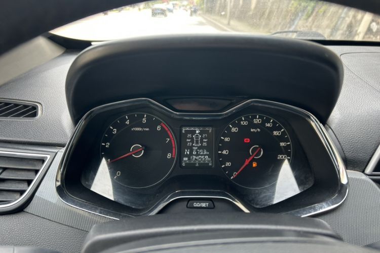 Used Baojun 310W 2018 1.5L Automatic Luxury Version China V Odometer Close Up