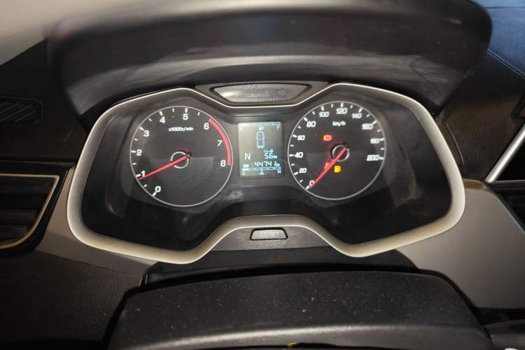 Used Baojun 310W 2018 1.5L Automatic Fashion Version China V Emission Standard Odometer Close Up