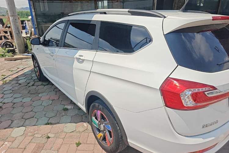 Used Baojun 310W 2018 1.5L Automatic Luxury Version China V Rear Left 45 Deg