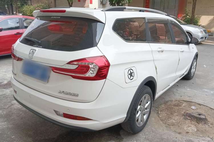 Used Baojun 310W 2018 1.5L Automatic Fashion Version China V Emission Standard Rear Right 45 Deg