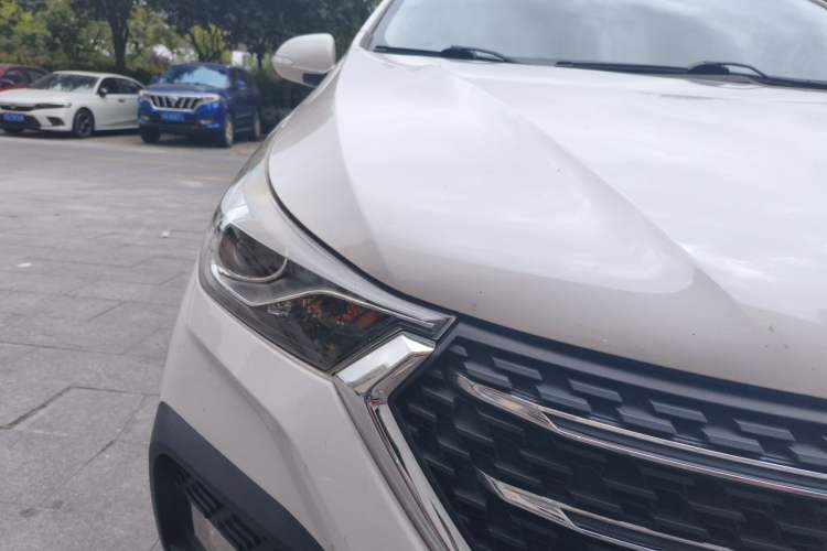 Used Baojun 310W 2018 1.5L Automatic Fashion Version China V Emission Standard Right Front Headlight