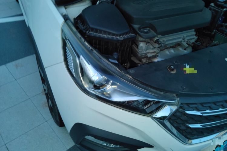 Used Baojun 310W 2018 1.5L Automatic Luxury Version China VI Emission Standard Right Front Headlight