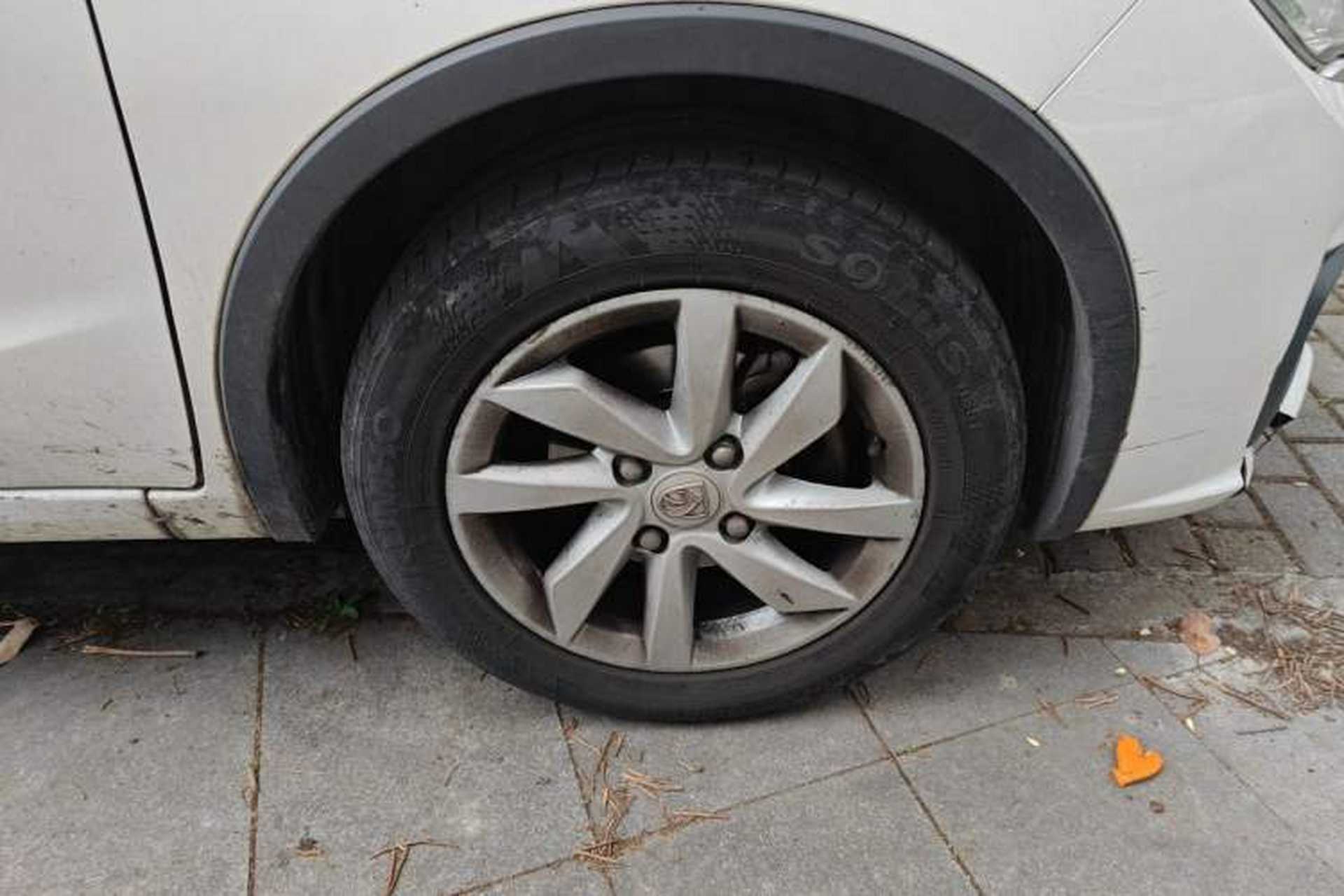 Used Baojun 310W 2018 1.5L Automatic Fashion Edition China VI Right Front Wheel Hub