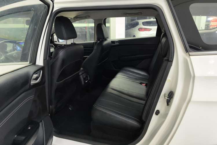 Used Baojun 310W 2018 1.5L Automatic Fashion Version China V Emission Standard Right Rear Seat