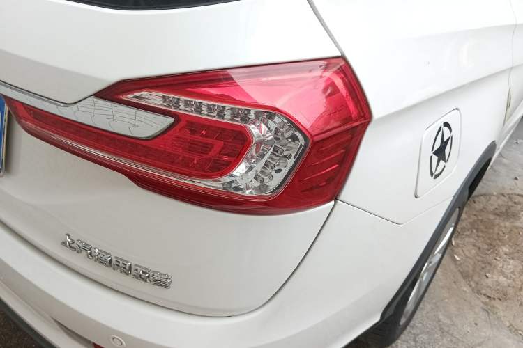 Used Baojun 310W 2018 1.5L Automatic Fashion Version China V Emission Standard Right Rear Taillight