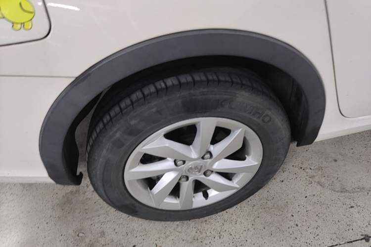 Used Baojun 310W 2018 1.5L Automatic Fashion Edition China VI Right Rear Wheel Hub