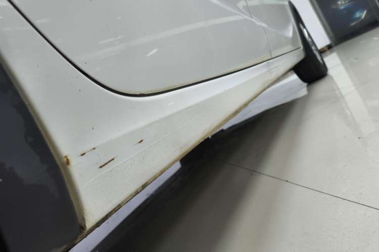 Used Baojun 310W 2018 1.5L Automatic Fashion Version China V Emission Standard Right Side Sill