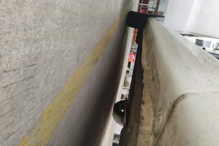 Used Baojun 310W 2018 1.5L Automatic Fashion Version China V Emission Standard Right Side Sill