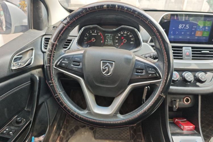 Used Baojun 310W 2018 1.5L Automatic Luxury Version China V Steering Wheel