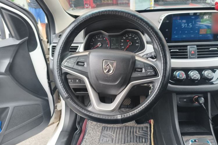 Used Baojun 310W 2018 1.5L Automatic Fashion Version China V Emission Standard Steering Wheel