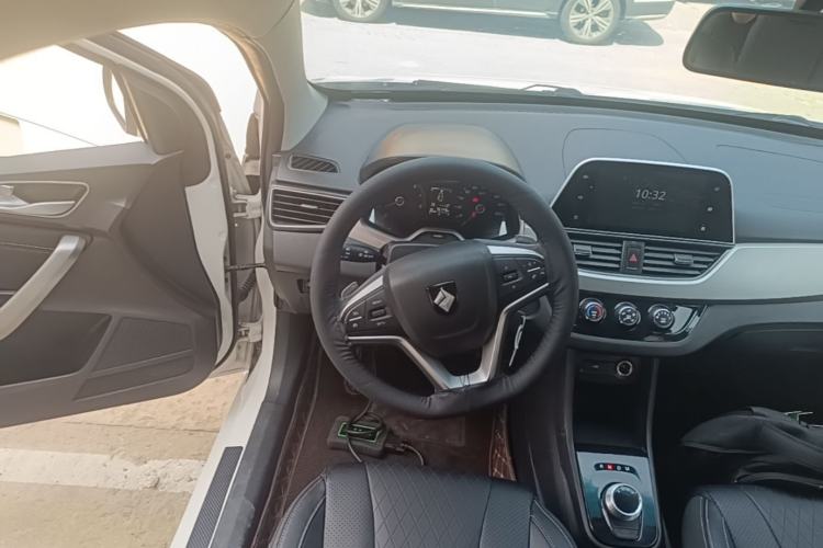 Used Baojun 310W 2018 1.5L Automatic Fashion Edition China VI Steering Wheel