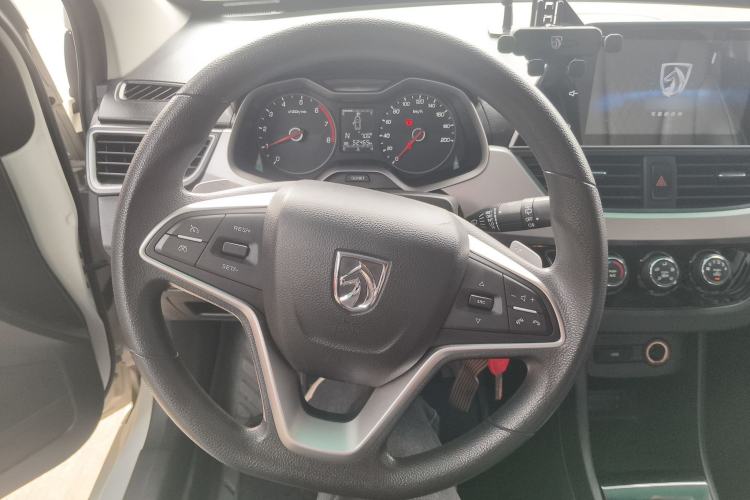 Used Baojun 310W 2018 1.5L Automatic Fashion Version China V Emission Standard Steering Wheel