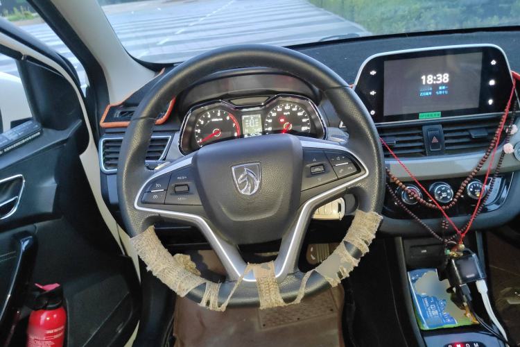 Used Baojun 310W 2018 1.5L Automatic Luxury Version China VI Emission Standard Steering Wheel