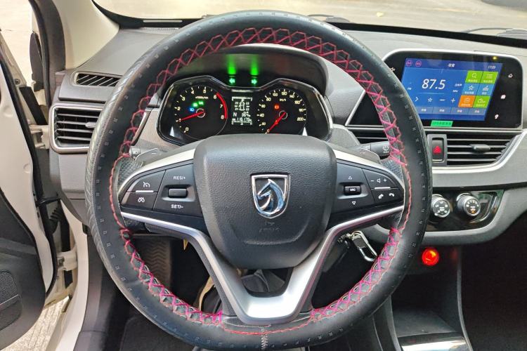 Used Baojun 310W 2018 1.5L Automatic Luxury Version China V Steering Wheel