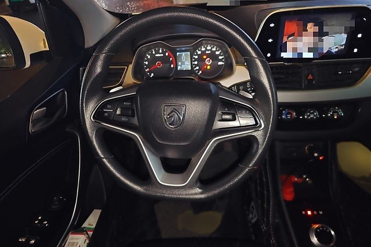 Used Baojun 310W 2018 1.5L Automatic Fashion Version China V Emission Standard Steering Wheel