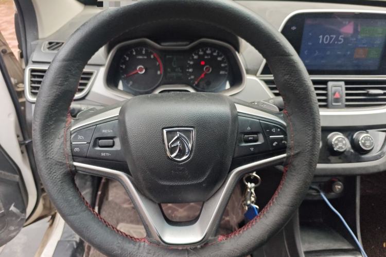 Used Baojun 310W 2018 1.5L Automatic Fashion Version China V Emission Standard Steering Wheel