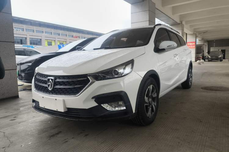 Used Baojun 310W 2018 1.5L Automatic Luxury Version China V Guazi used car, China used car export, Used car for sale, Used cars, Cheapest cars for sale